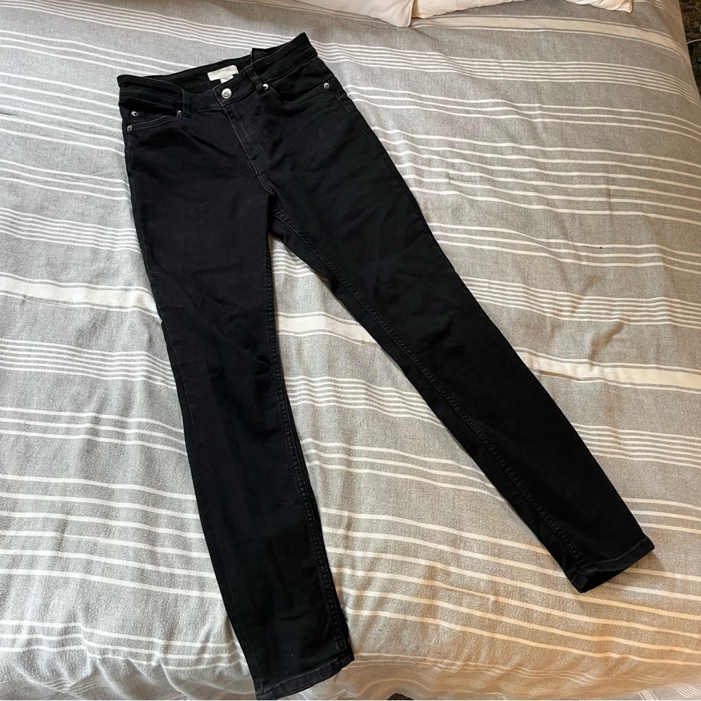 Black skinny jeans